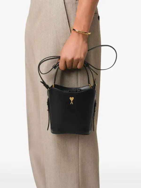 AMI Paris Paris Paris バケットバッグ ミニ | ブラック | FARFETCH JP