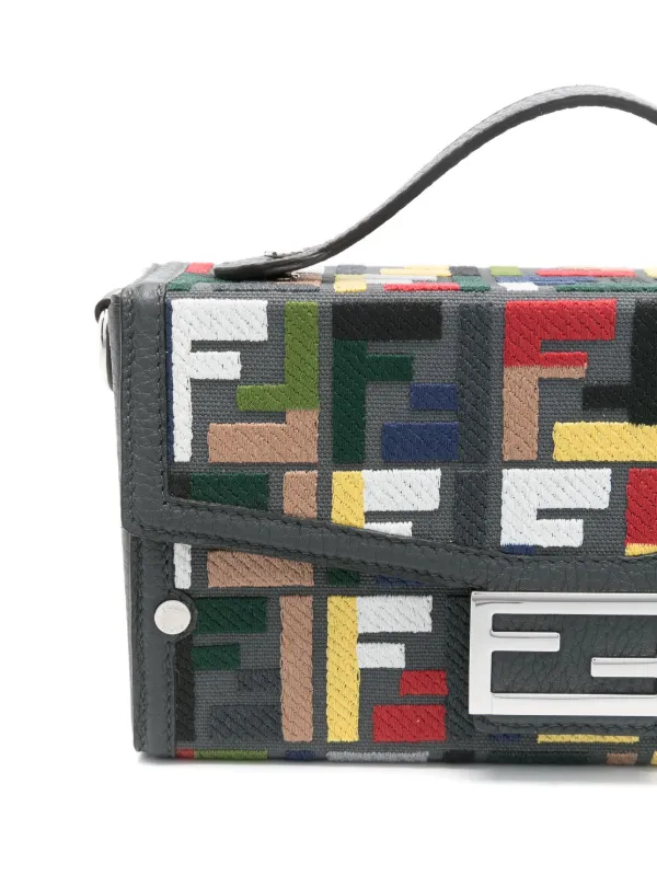 FENDI バゲット ソフト トランク バッグ | グレー | FARFETCH JP FENDI バゲット ソフト トランク バッグ | グレー | FARFETCH JP