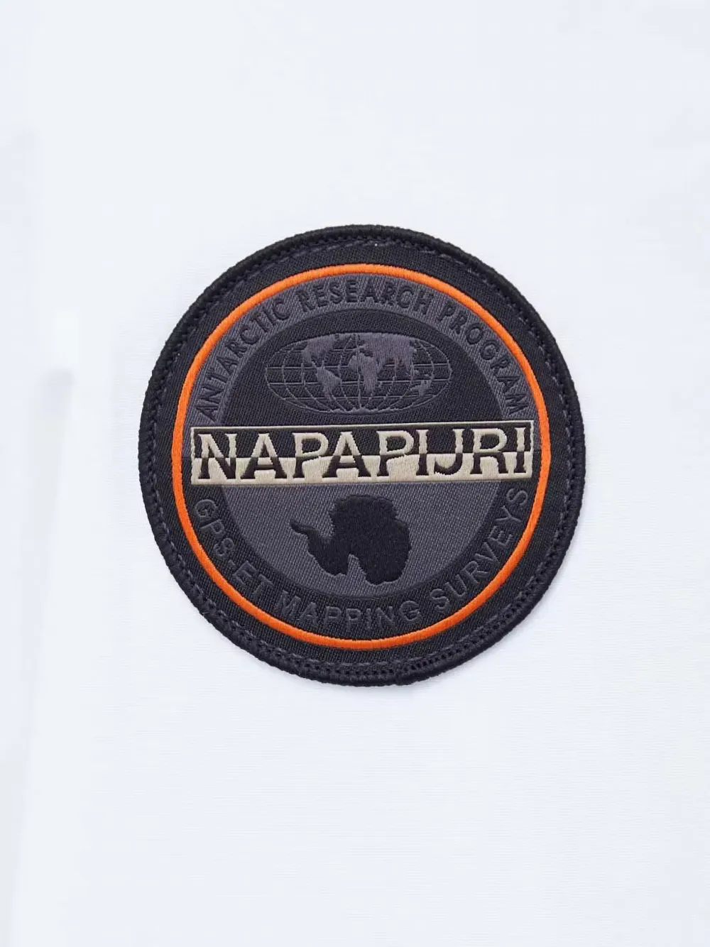 Napapijri logo-patch hooded windbreaker Wit