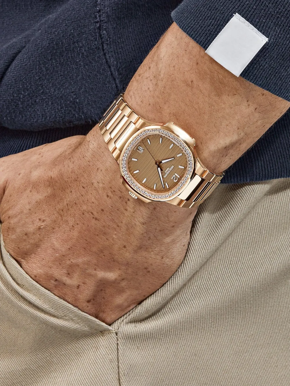 Patek Philippe Pre-Owned 2025 unworn Nautilus 35.2mm | Pre-Owned | Image 2