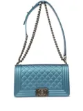 CHANEL Pre-Owned 2017 medium Boy Chanel shoulder bag - Blue