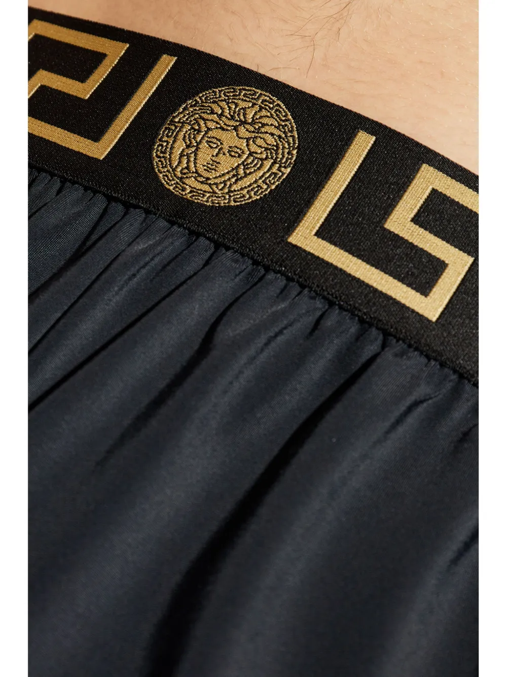 Versace Shorts met Greca tailleband Zwart