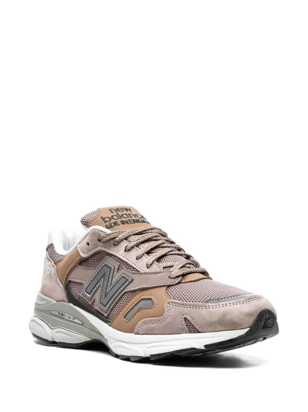 New Balance 920 “Sand Navy” スニーカー | ニュートラル | FARFETCH JP