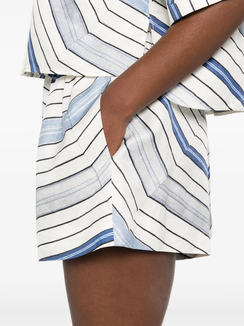 SANDRO x Louise Bourgeois shorts met geometrische print Wit