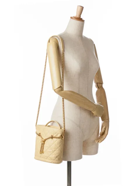 CHANEL Pre-Owned 2021-2024 Mini Lambskin Pending CC bucket bag YOA5INBY0DZEU4TE - 1
