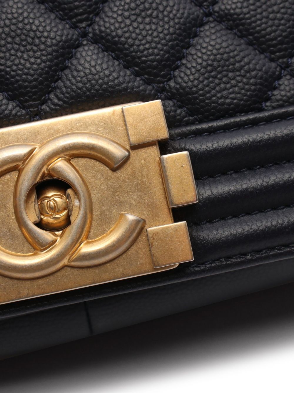 CHANEL 2017-2018 medium Boy Chanel shoulder bag Women