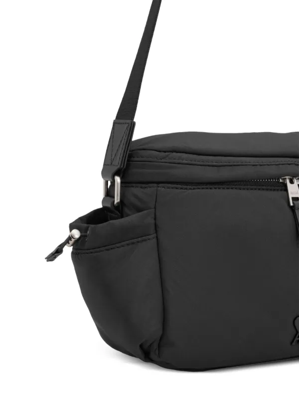 AMI PARIS【関税込み】Ami de Coeur メッセンジャーバッグ AMI Paris Ami De Coeur Messenger Bag | Black | FARFETCH