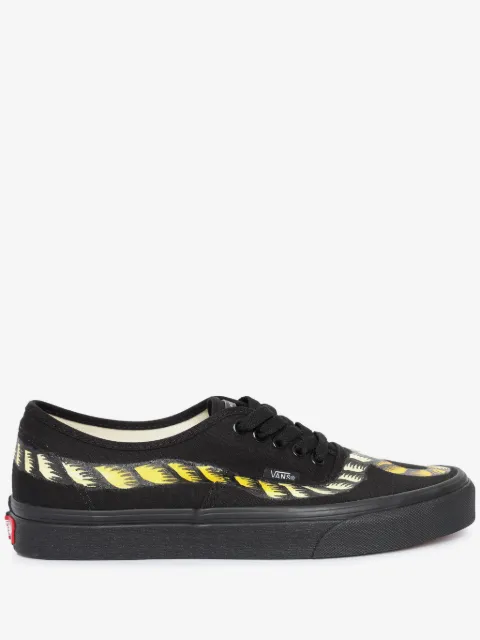 À La Garçonne Tênis x Vans pintado à mão
