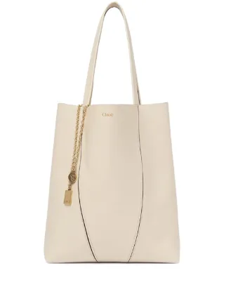 Chloé