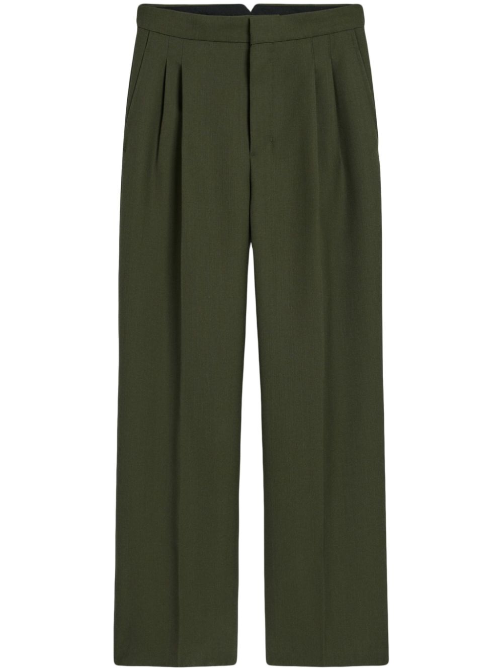 loose-fit trousers