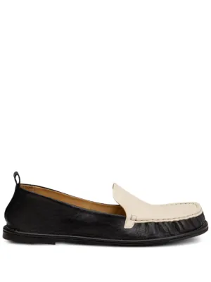 【関税込み】AMI Paris グレー Midi レザー ローファー AMI PARIS Loafers for Women - Shop on FARFETCH