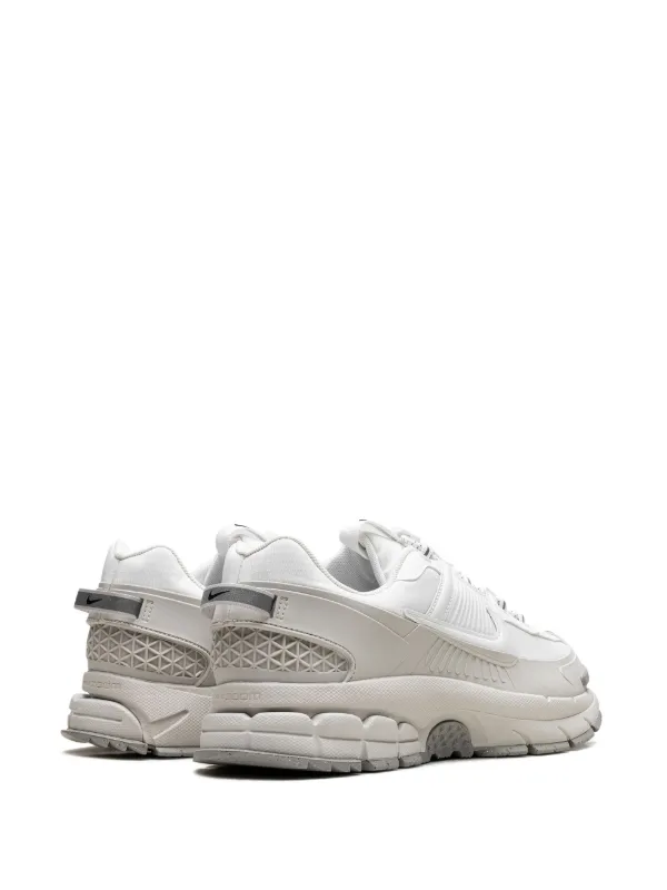 [NIKE] ZOOM VOMERO ROAM ☆大人気☆ Nike Zoom Vomero Roam WMNS Summit White / Light Bone - Nov