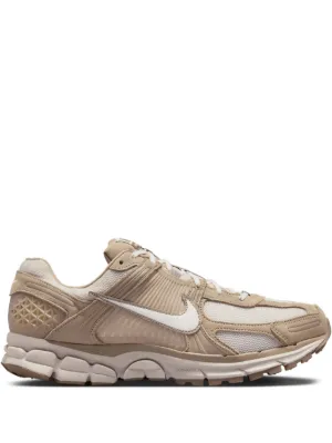 Nike React SFB Carbon スニーカー | ブラウン | FARFETCH JP