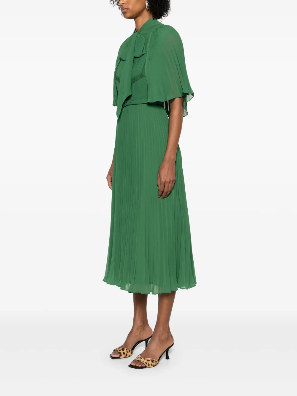 Self-Portrait Chiffon midi-jurk met cape Groen