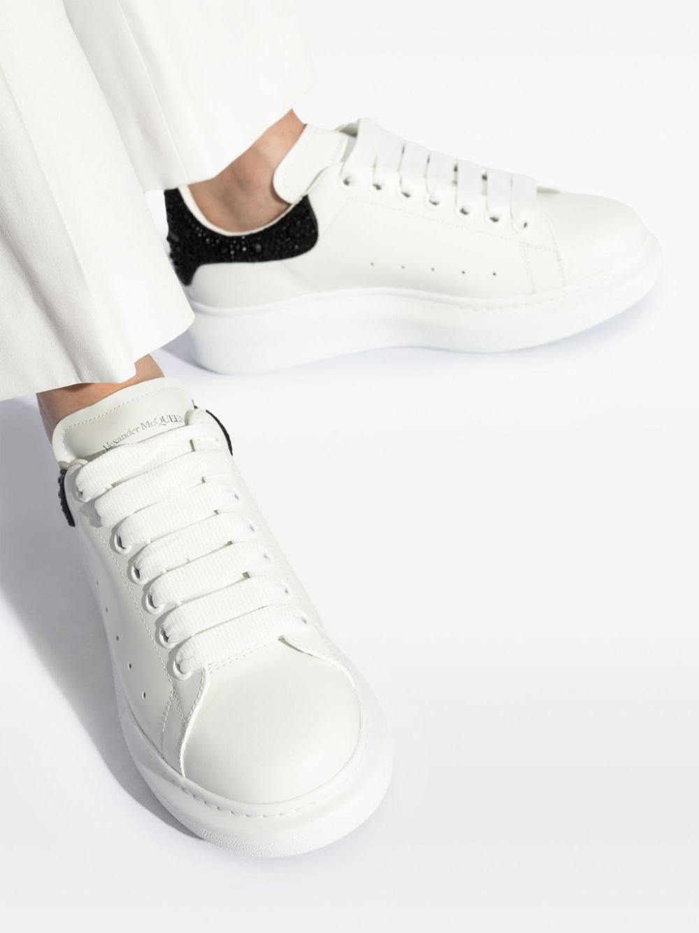 Alexander McQueen Oversized sneakers Wit