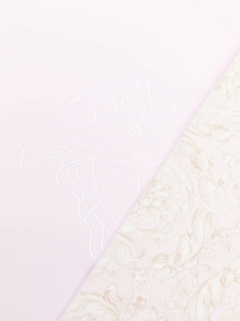 Image 2 of Versace Kids Cobertor Medusa acolchoada