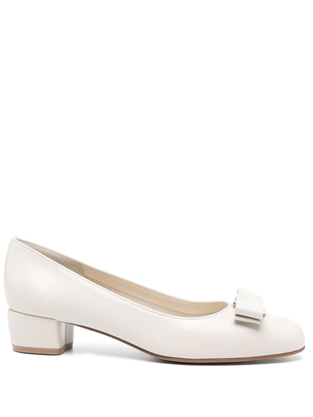 Ferragamo 35 mm Viva Bow pumps Beige