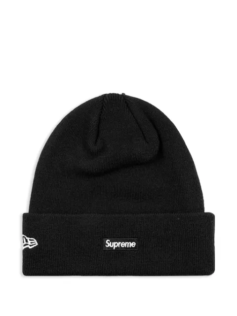 Supreme gorro con parche del logo de SUPREME x New Era $