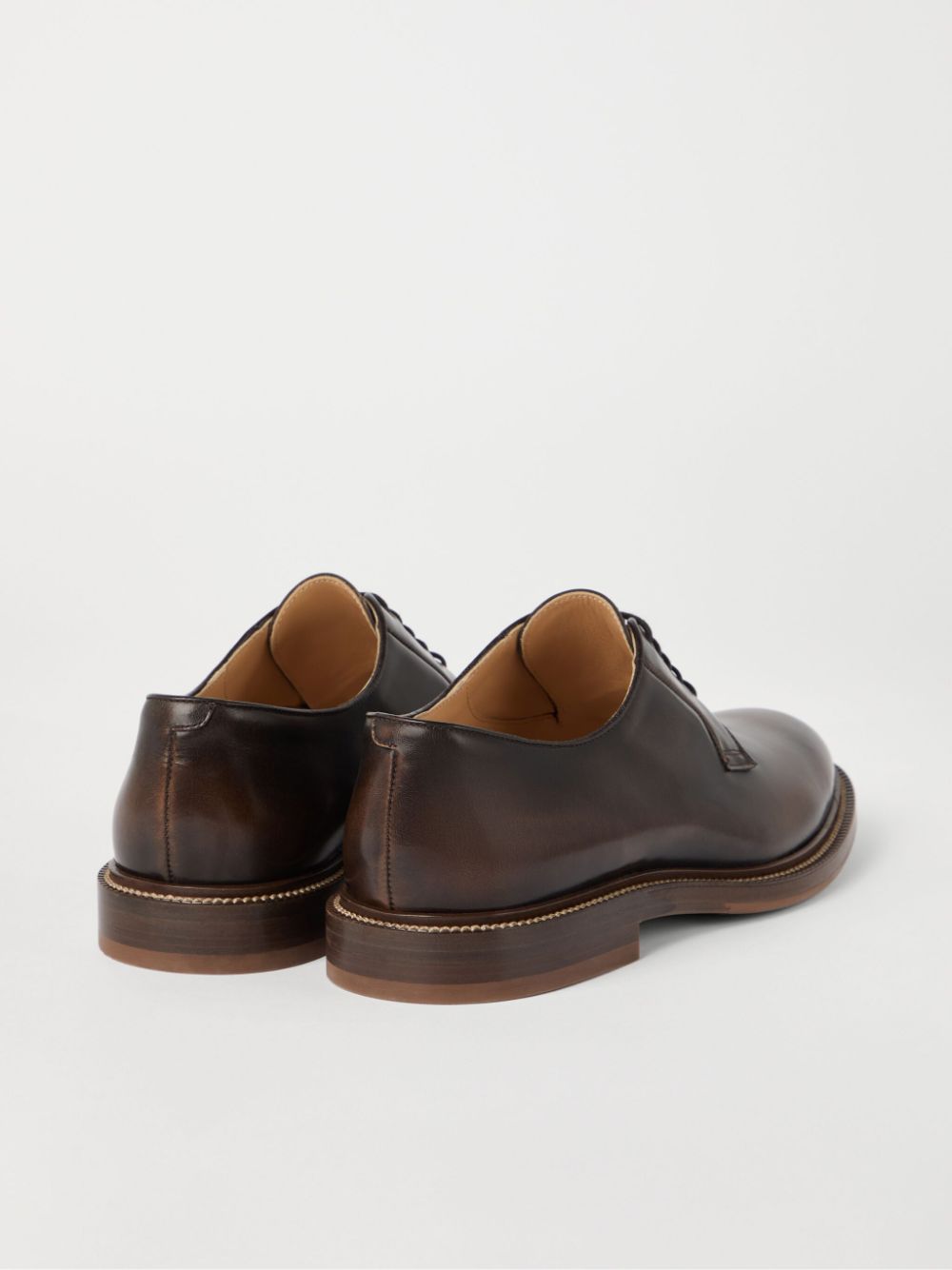 Brunello Cucinelli Leren derby schoenen van gebrand effect Bruin