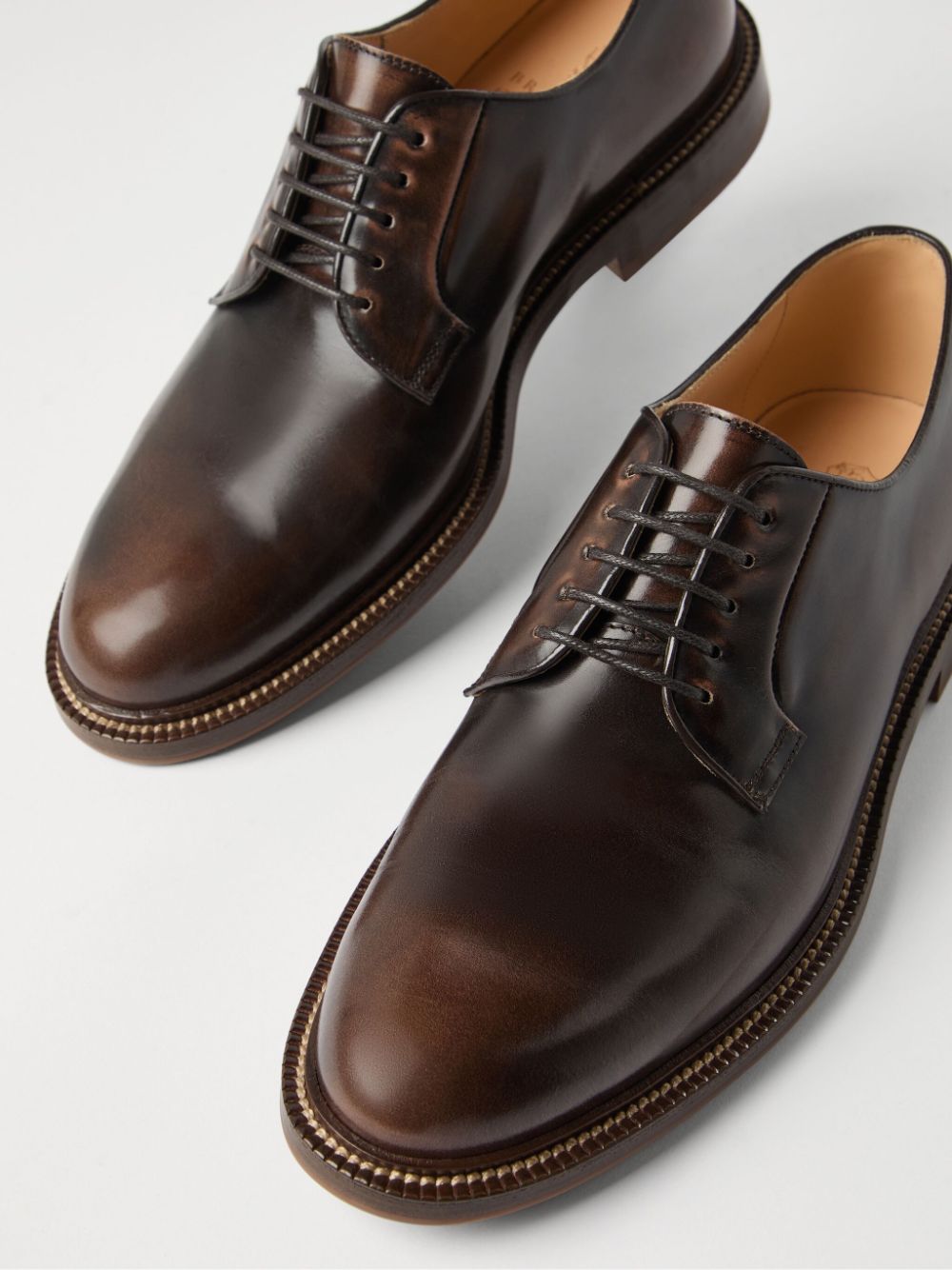 Brunello Cucinelli Leren derby schoenen van gebrand effect Bruin