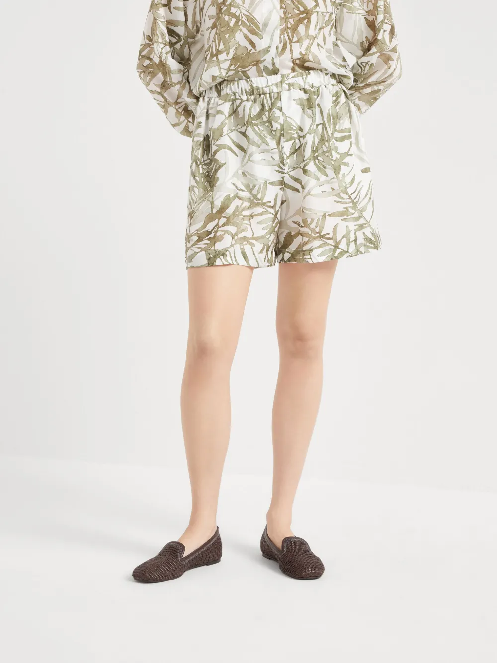 Brunello Cucinelli Shorts met Herbarium print Wit