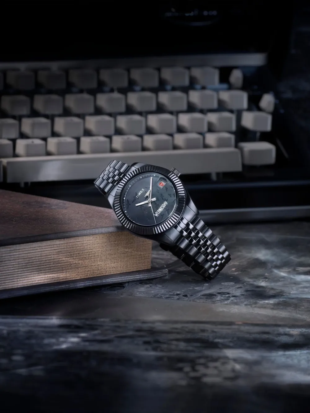 TIMEX x Wednesday Legacy 36mm 腕時計 | ブラック | FARFETCH JP