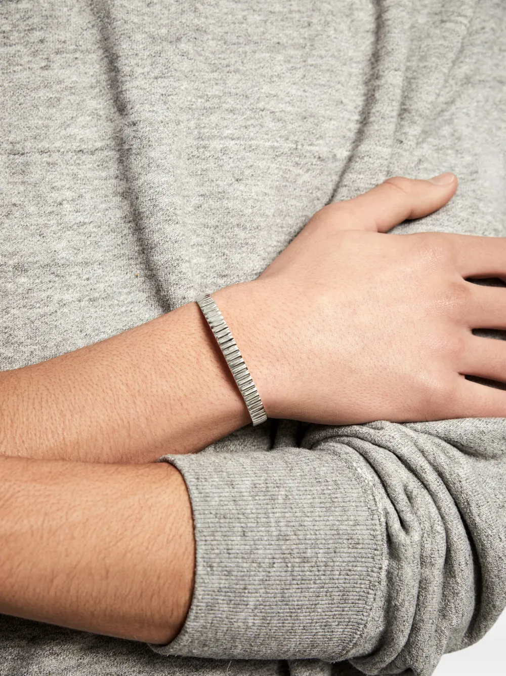 Mateo sterling silver Ridge cuff bracelet - Argento