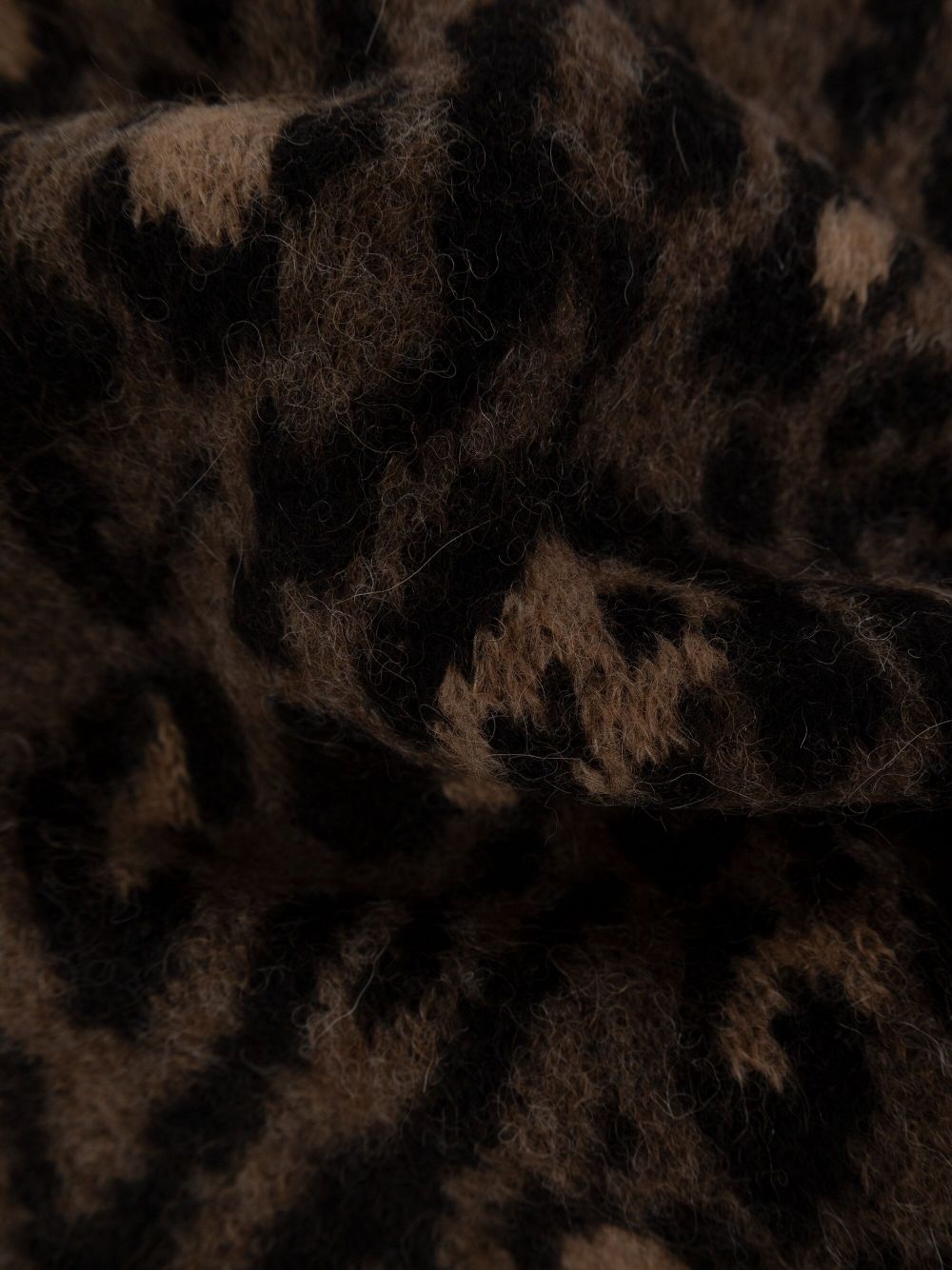 A.P.C. leopard-intarsia scarf - Bruin