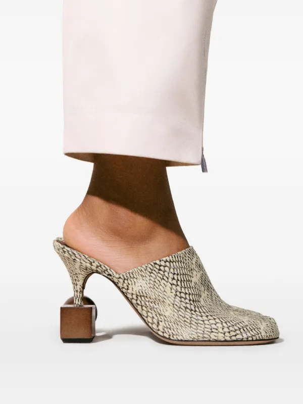 JACQUEMUS【関税送料込】 Les Bisou レザーミュール 90mm Jacquemus Les Bisou sandals for Women - Animal Printed in