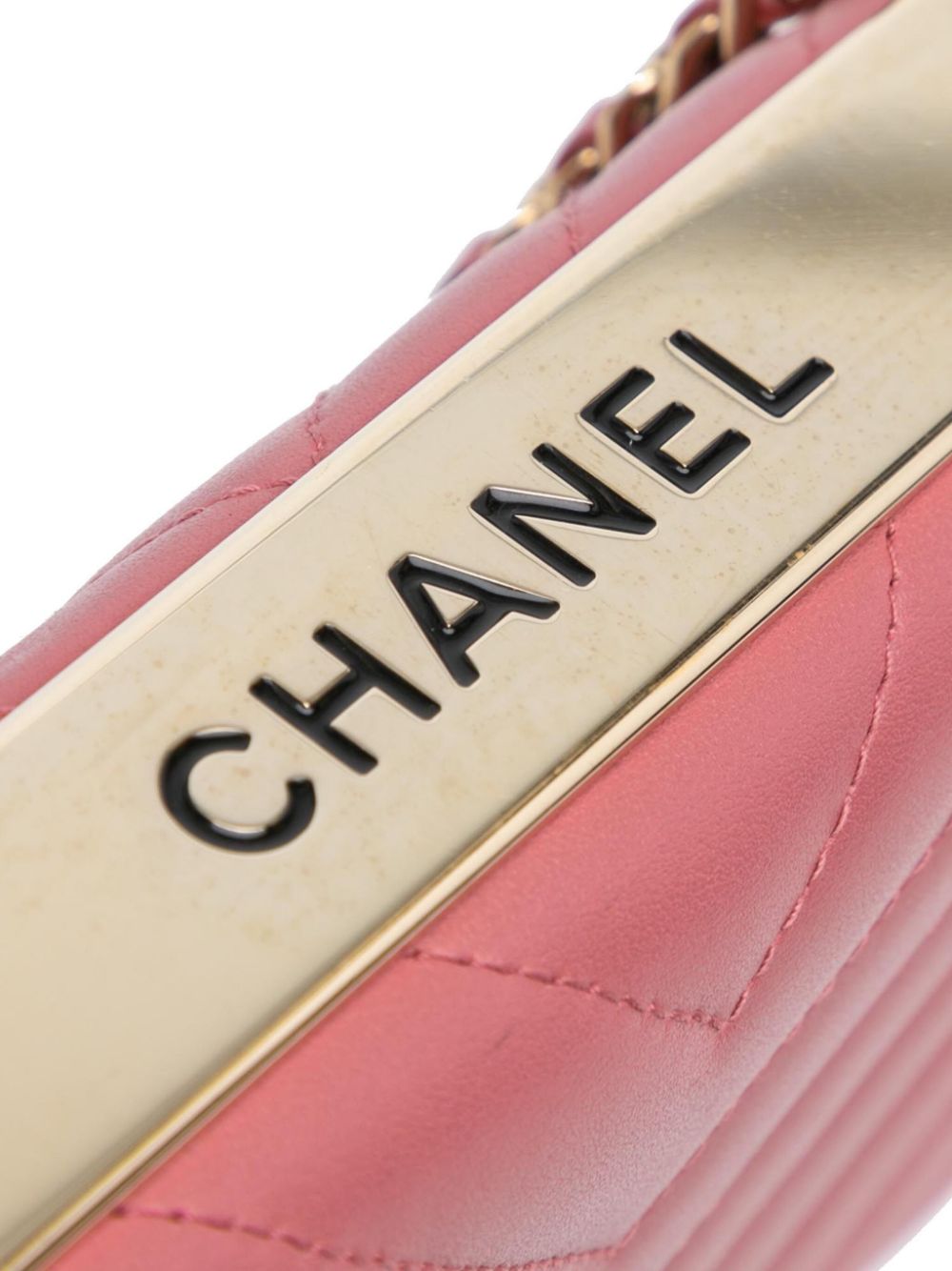 CHANEL 2019 Chevron Quilted Lambskin Trendy CC Wallet on Chain crossbody bag Women