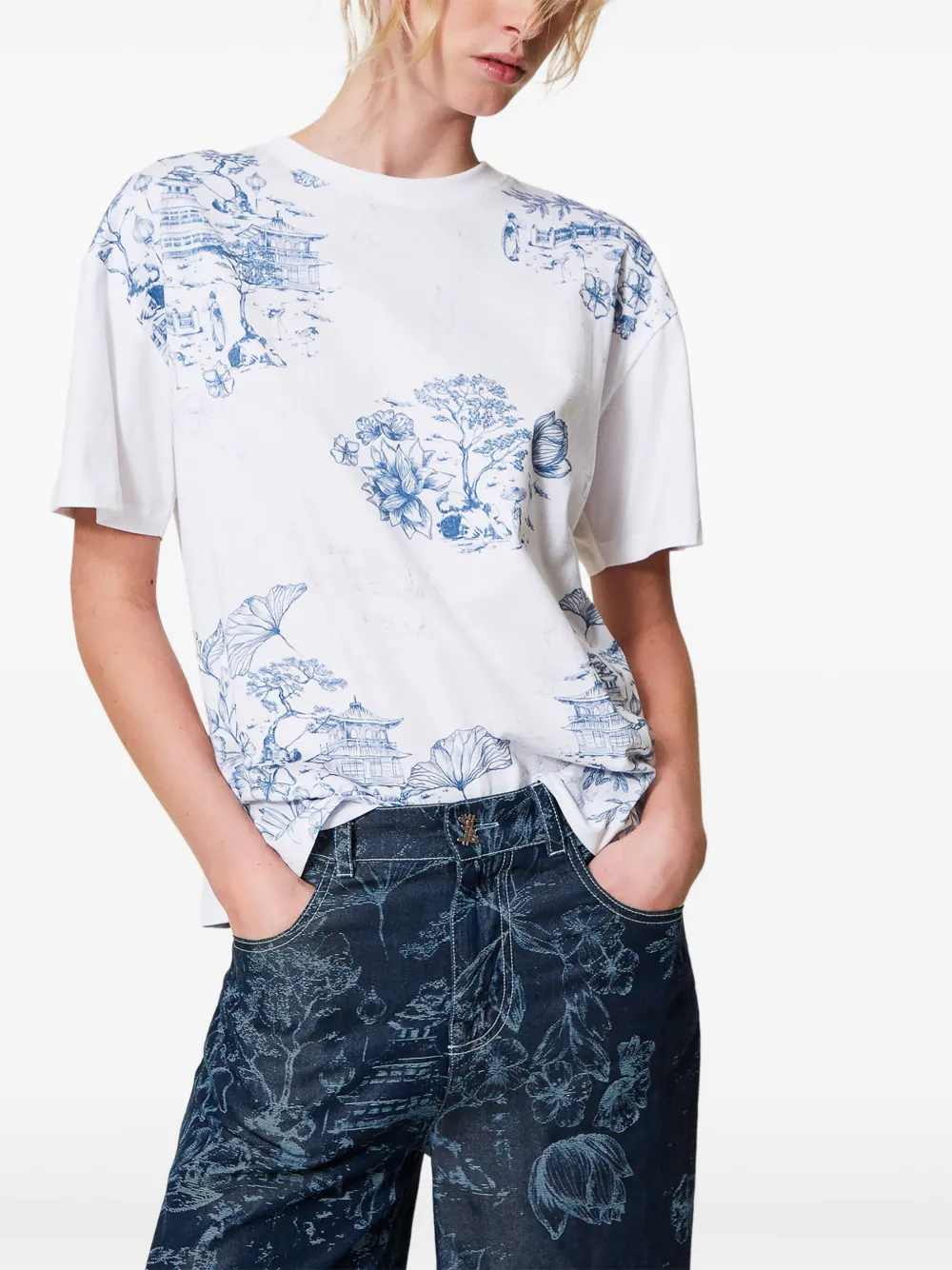 TWINSET playera con ilustración estampada de TWINSET x Myfo | Playeras y jerséis | Image 2