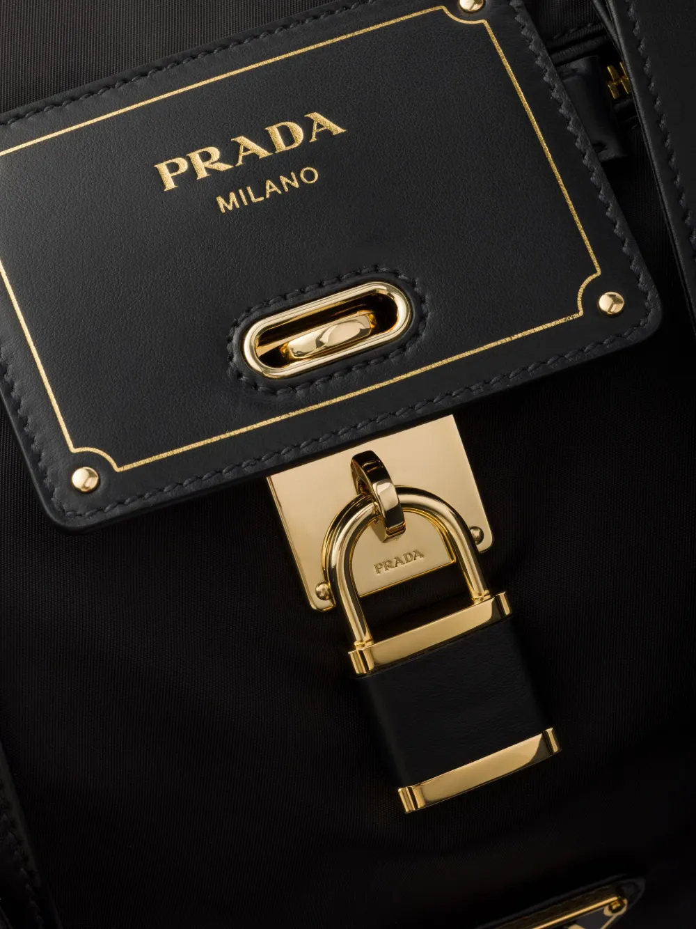 Prada Reistas met logo Zwart