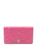 CHANEL Pre-Owned 2018-2019 Camellia wallet - Pink