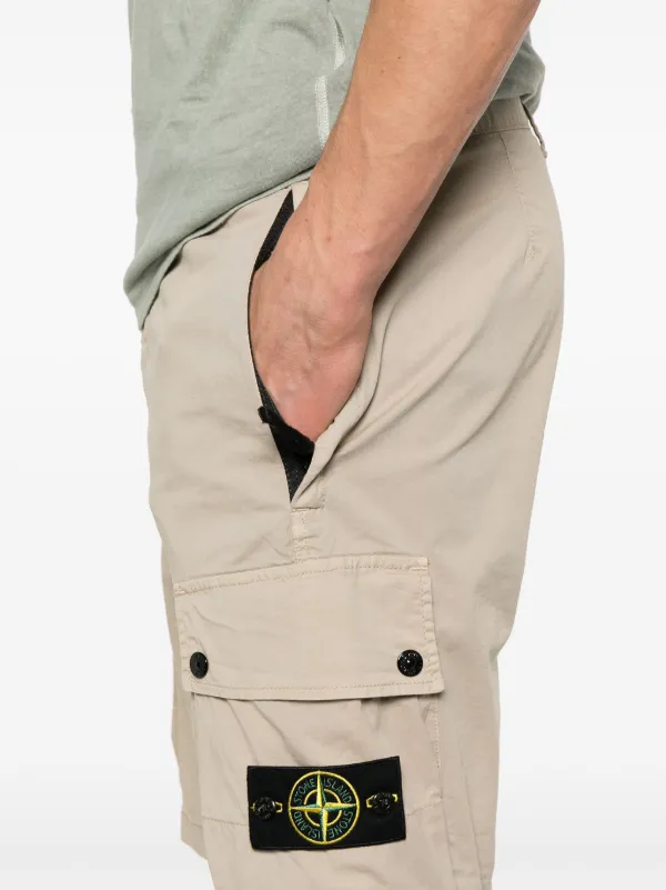 Stone Island コンパスバッジ ショートパンツ | ニュートラル 