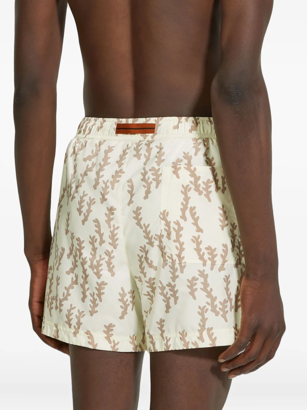 Zegna Zwembroek met bladerprint Beige