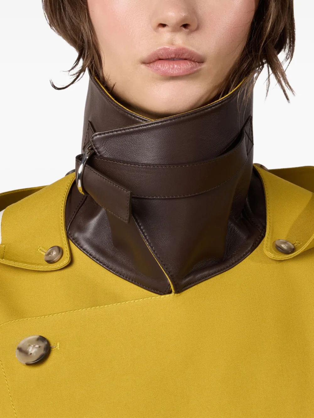 Tod's Trenchcoat met ceintuur Geel