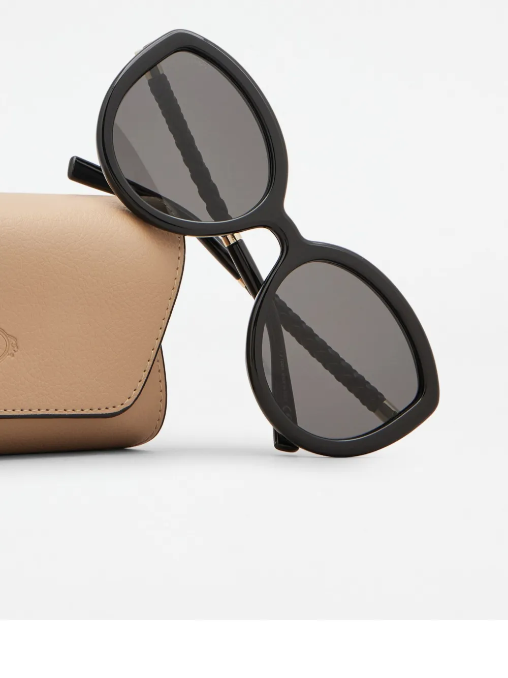 Tod's Logo-engraved Sunglasses In Black
