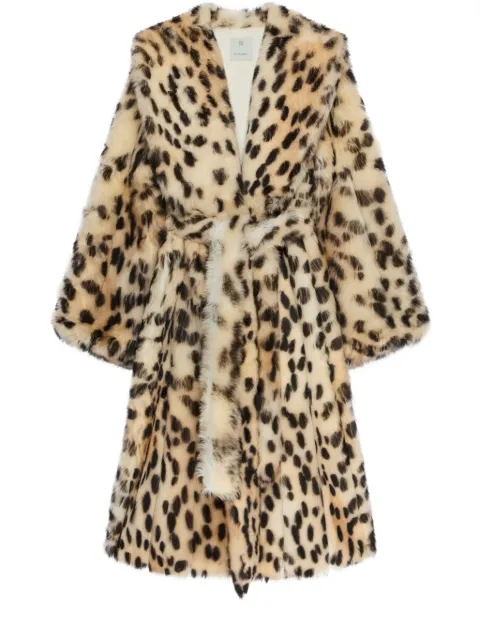 Givenchy Oversized coat in fur with leopard print