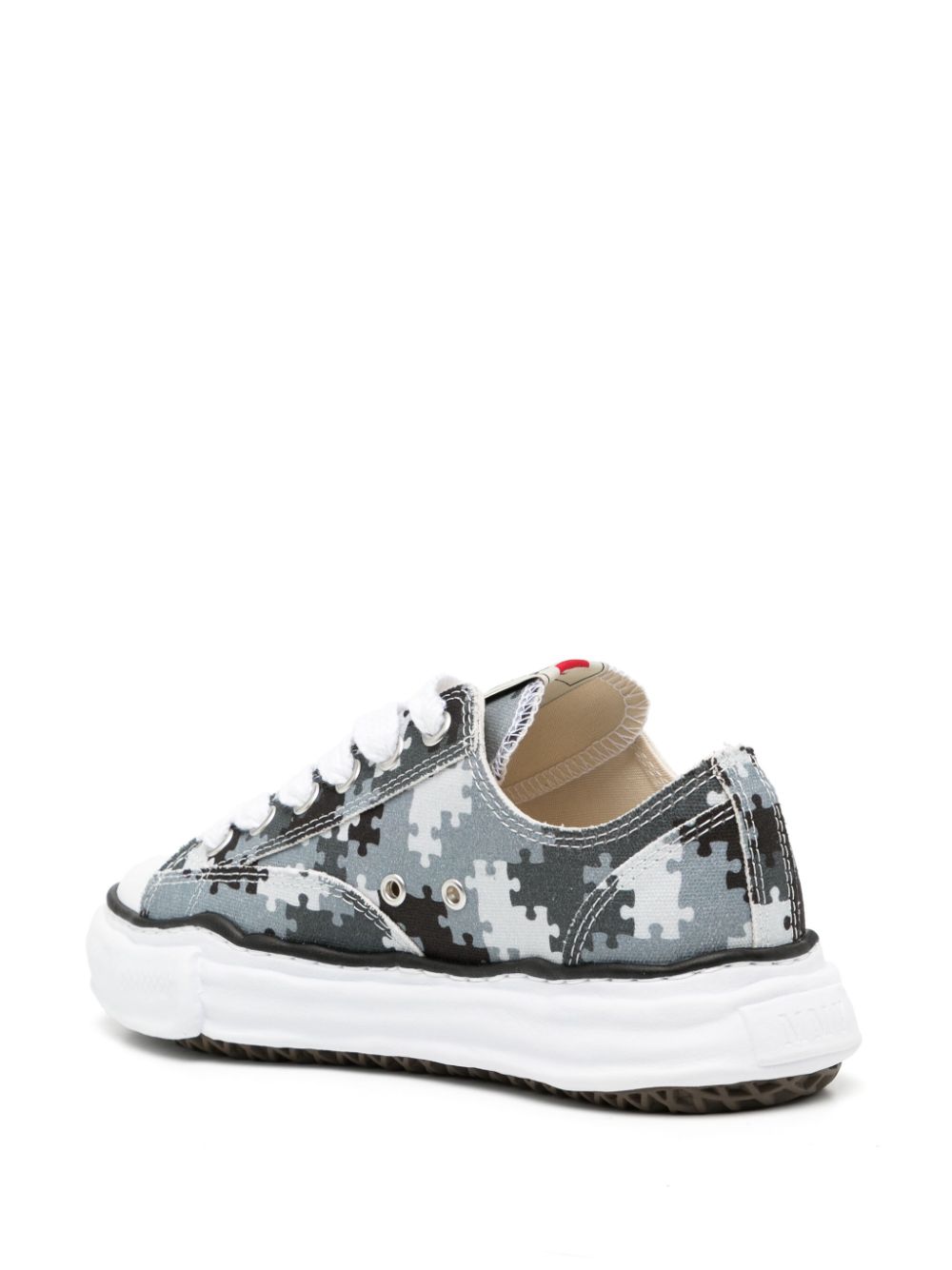 Maison MIHARA YASUHIRO x Peace and After Puzzle Camo Peterson low-top sneakers Grijs