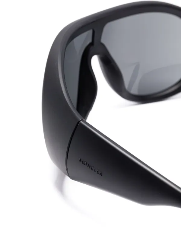 サングラス MONCLER Woman Sunglasses Black ML0275 001 Moncler Eyewear Cloche Sunglasses | Black | FARFETCH