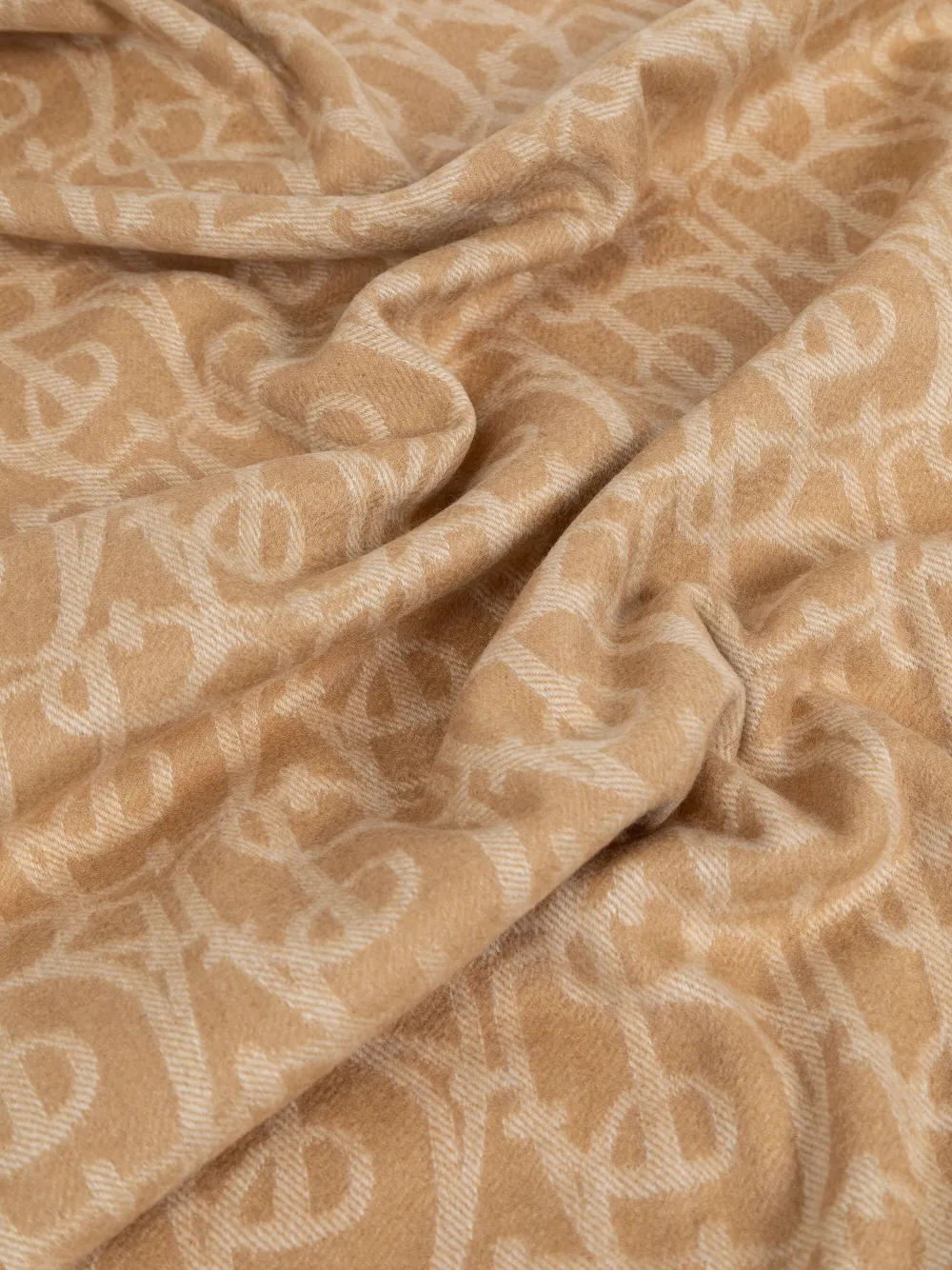 BURBERRY B CHARM SCARF 