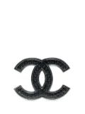 CHANEL Pre-Owned 2004 Brass And Resin CC Quilted costume brooch - Black