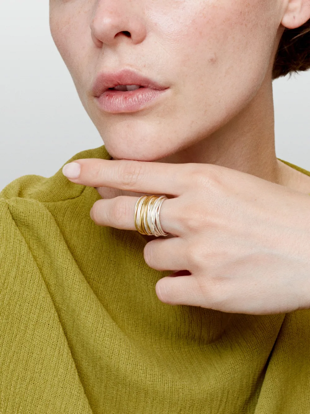 Disa Allsopp 18k Yellow Gold And Silver Spaghetti Ring In Gold