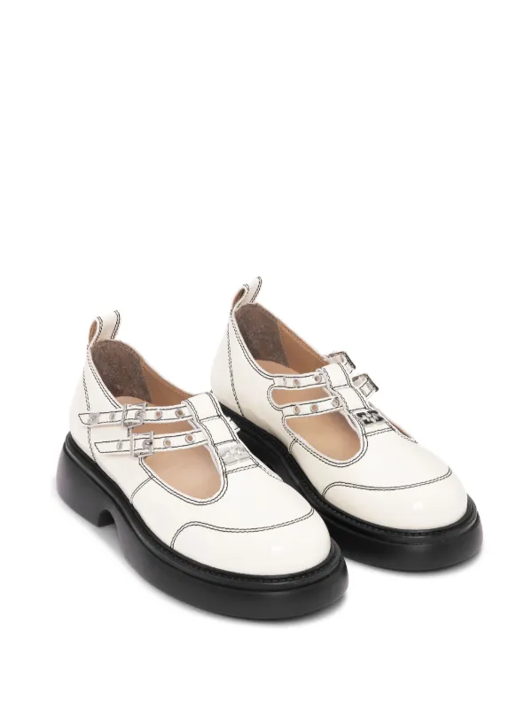 GANNI ロゴプレート ローファー | ホワイト | FARFETCH JP