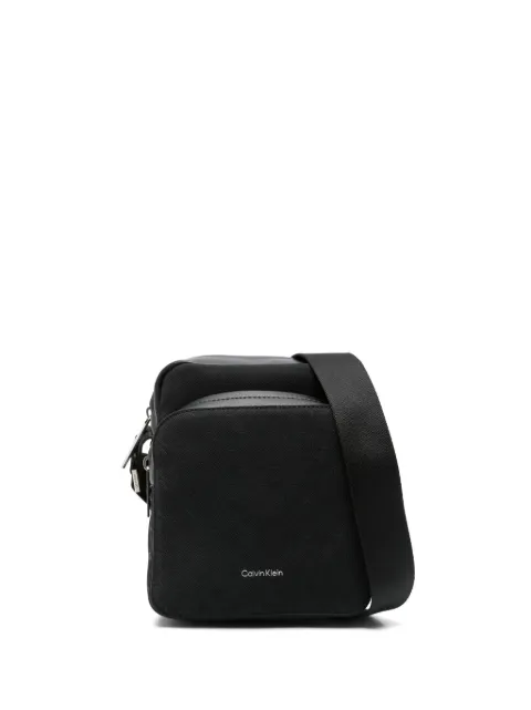 Calvin Klein bolsa de hombro con logo estampado