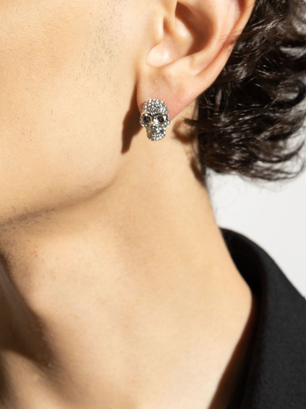 Alexander McQueen skull earring - Zilver