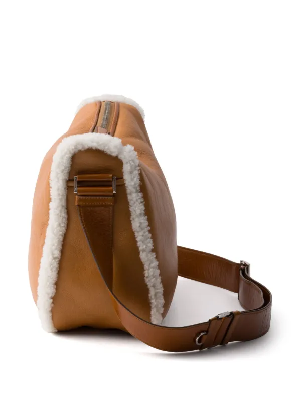 【PRADA】Shearlingショルダーバッグ Prada Shearling Shoulder Bag | Brown | FARFETCH