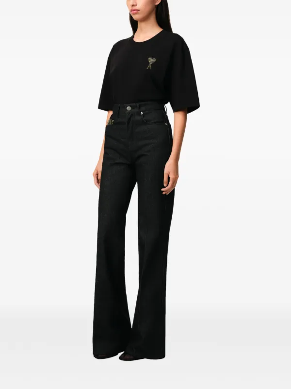SALE【AMI】ロゴパッチ フレアジーンズ デニムフレアジーンズ - AMI Paris | WE IN STYLE