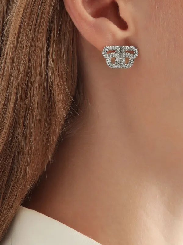 A BATHING APE® ロゴスタッズ ピアス | シルバートーン | FARFETCH JP