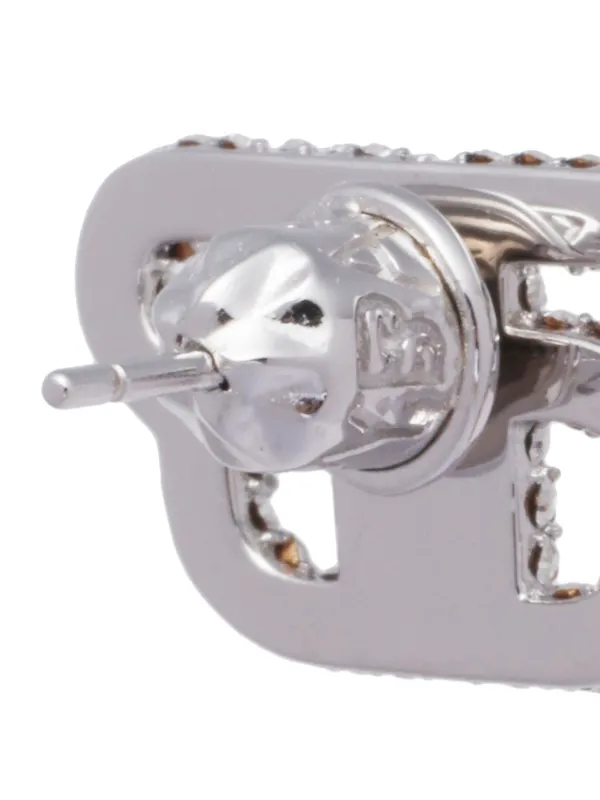 A BATHING APE® ロゴスタッズ ピアス | シルバートーン | FARFETCH JP